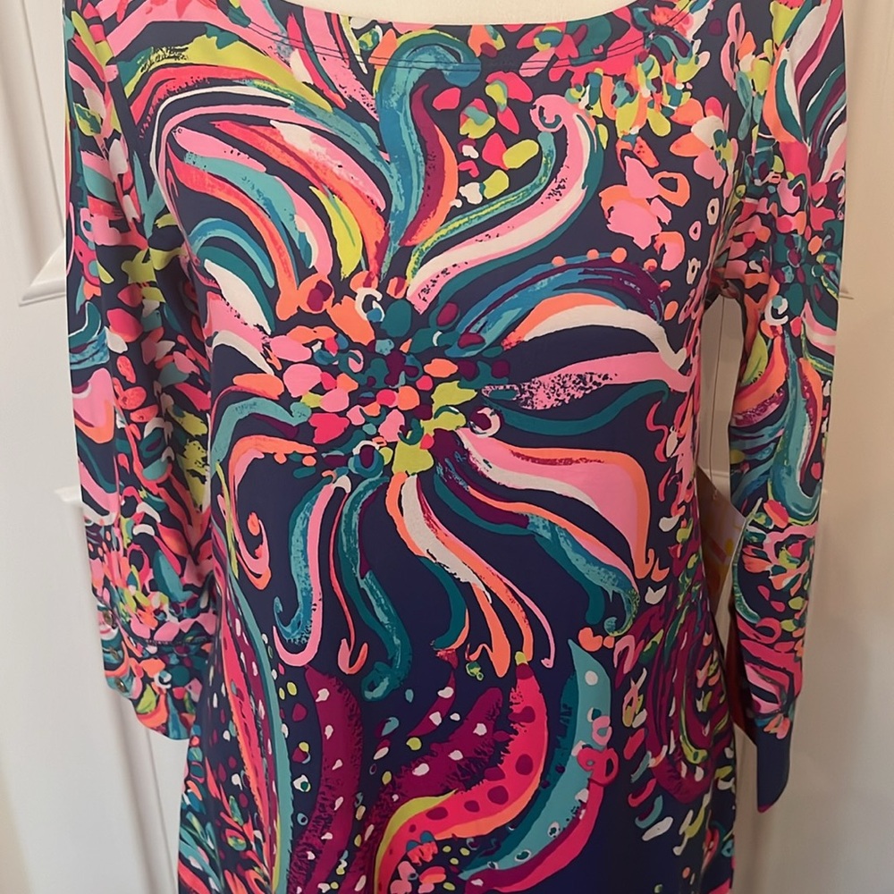 Lilly Pulitzer UPF 50+ Sophie Dress Multi Beach Loot Size Medium - Picture 2 of 9